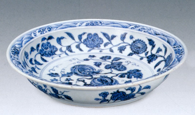 Blue and White Brimmed Dish with Flower and Fruit Pattern, Yongle 