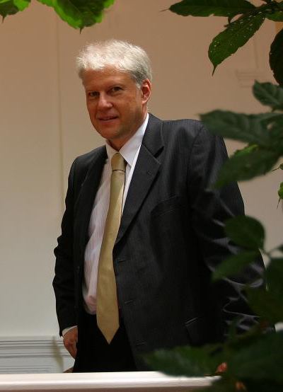 Jan-Erik Nilsson, Raffles Hotel, Singapore. September 2004, planning to marry the said photographer.