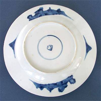 Conch shell used as a mark on a Kangxi period plate