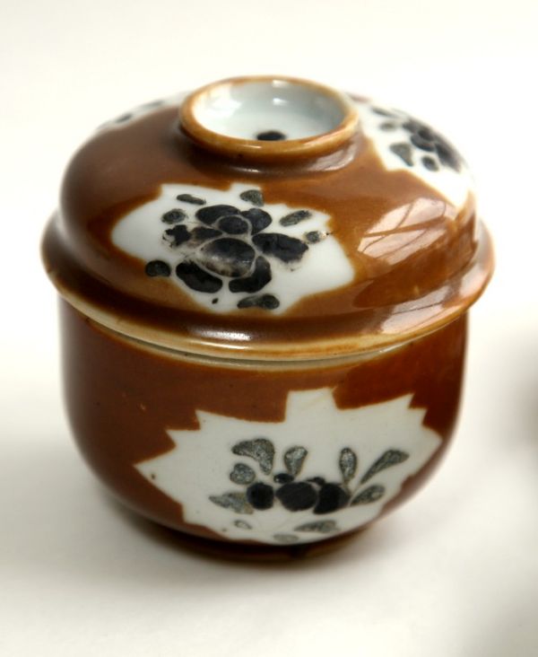 Pot, potiche, batavia brown decoration with panels