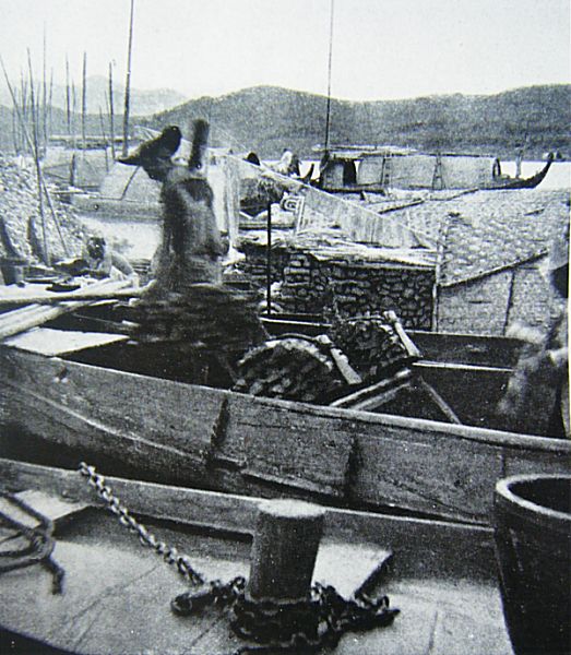 Thousands of boats are engaged in hauling wood for the porcelain furnaces